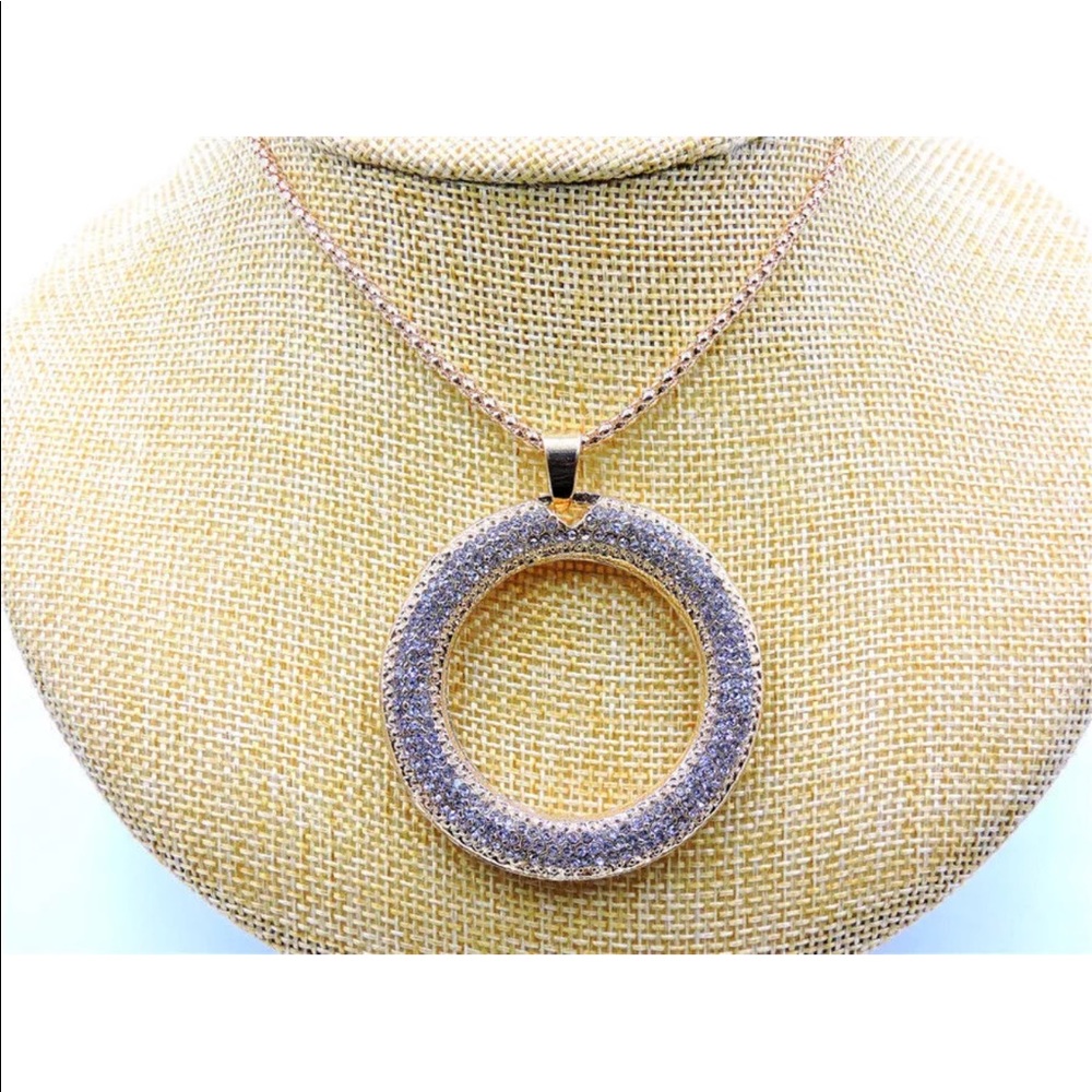 💋📿🔘Circle Cz Necklace.